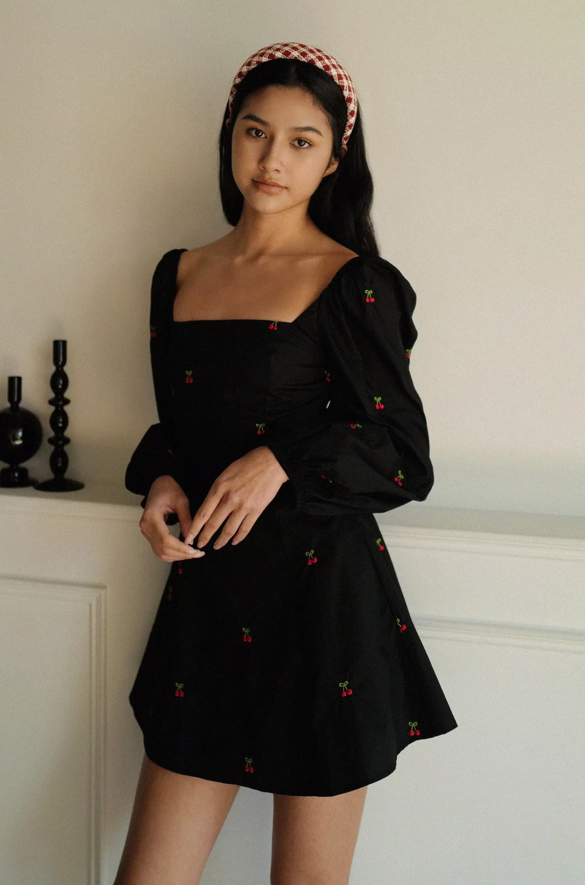 Cherry season puffy sleeves dress in black